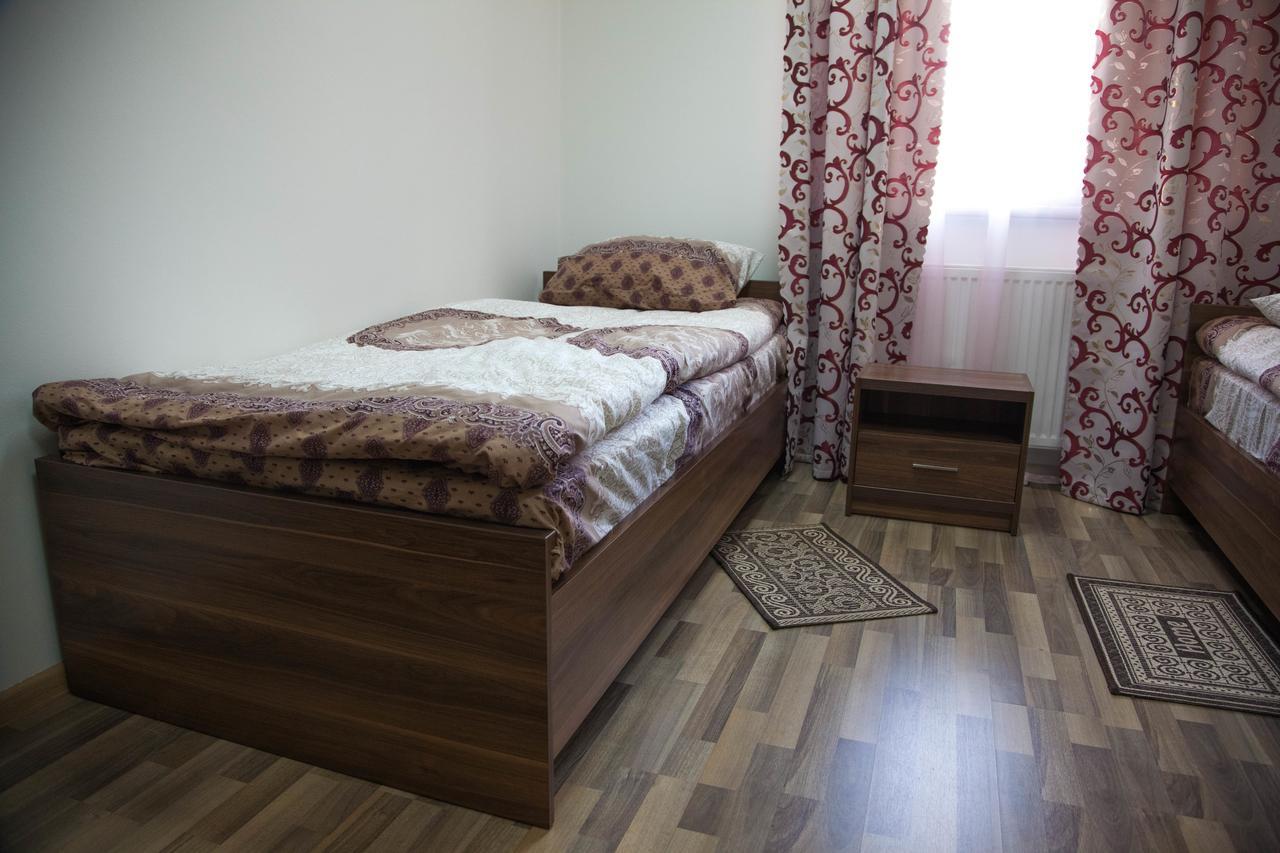Alekselena Hotel Malekhuv Exterior photo